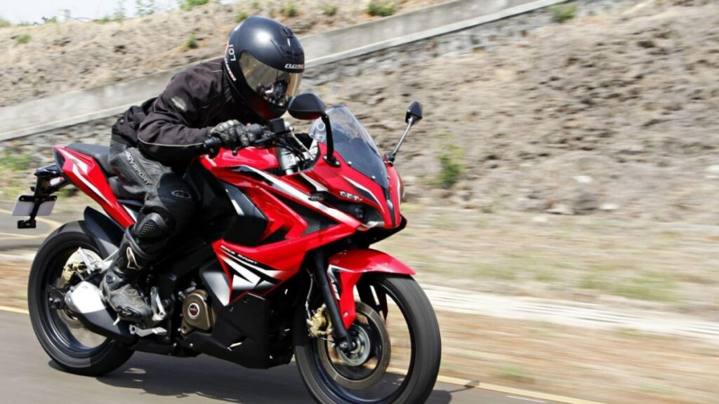Bajaj Pulsar RS200